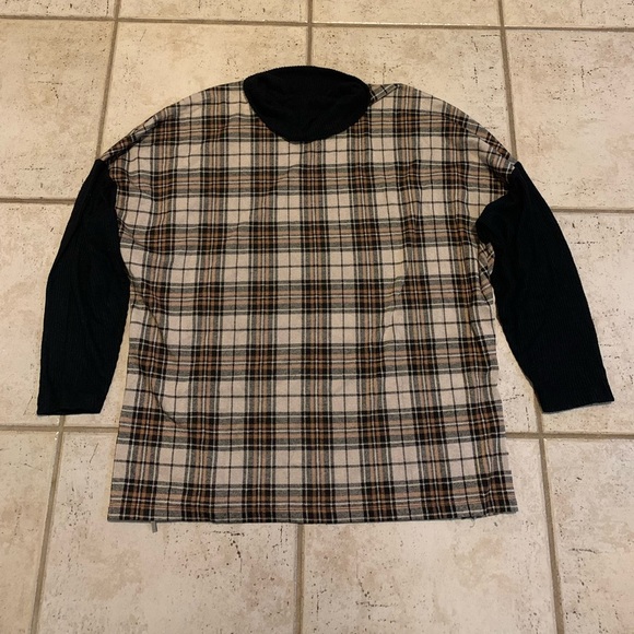 Cleo Petites Plaid Tunic Sweater Mock Neck Black Ribbed Knit Sides L/G - Picture 2 of 7